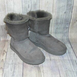 UGG Bailey Bow II Gray Suede/Sheepskin Boots Womens Size 8